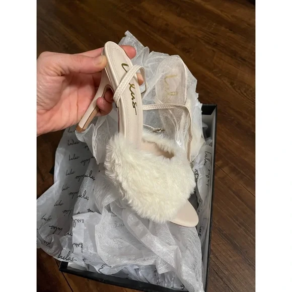 Lulus furry heel sandals 7.5 - Picture 4 of 6